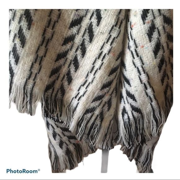 MUDD Western Motif Open Front Cardigan Sweater. - Picture 3 of 9